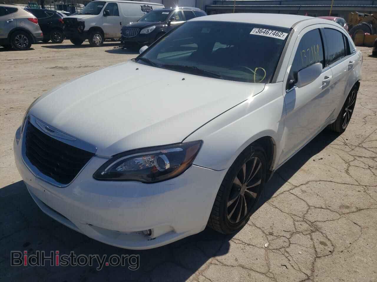 2013 CHRYSLER 200 - VIN: 1C3CCBBB9DN609647 - Фото 2