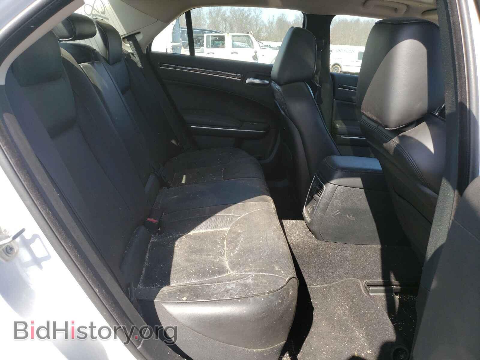 2019 CHRYSLER 300 - VIN: 2C3CCAKG2KH577992 - Фото 6