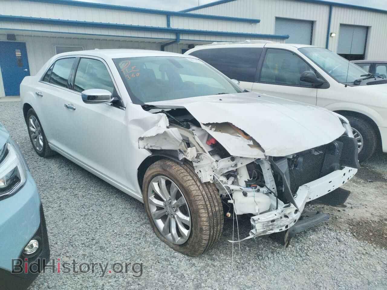 2019 CHRYSLER 300 - VIN: 2C3CCAKG1KH690963 - Фото 4