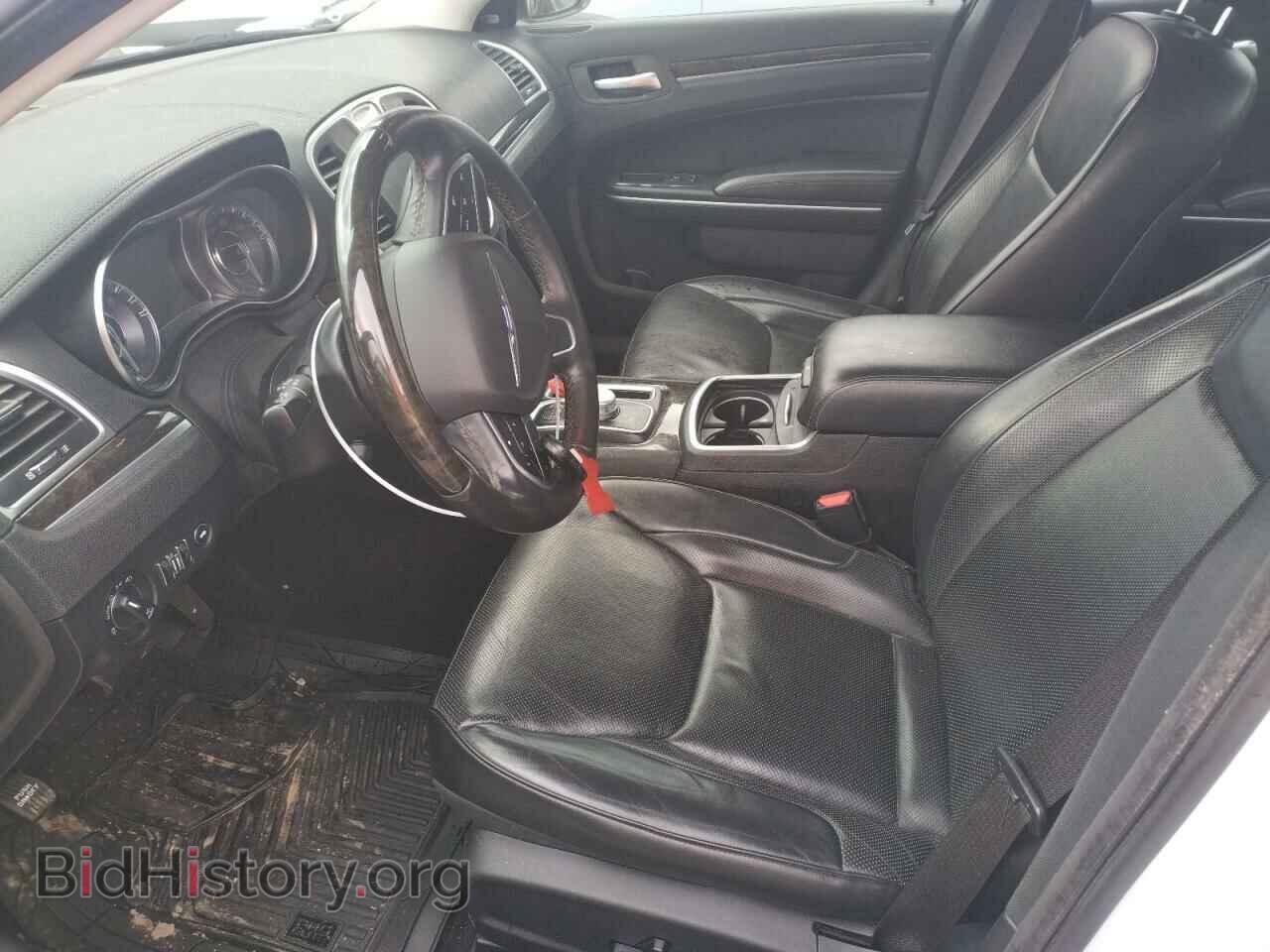 2019 CHRYSLER 300 - VIN: 2C3CCAKG1KH690963 - Фото 7