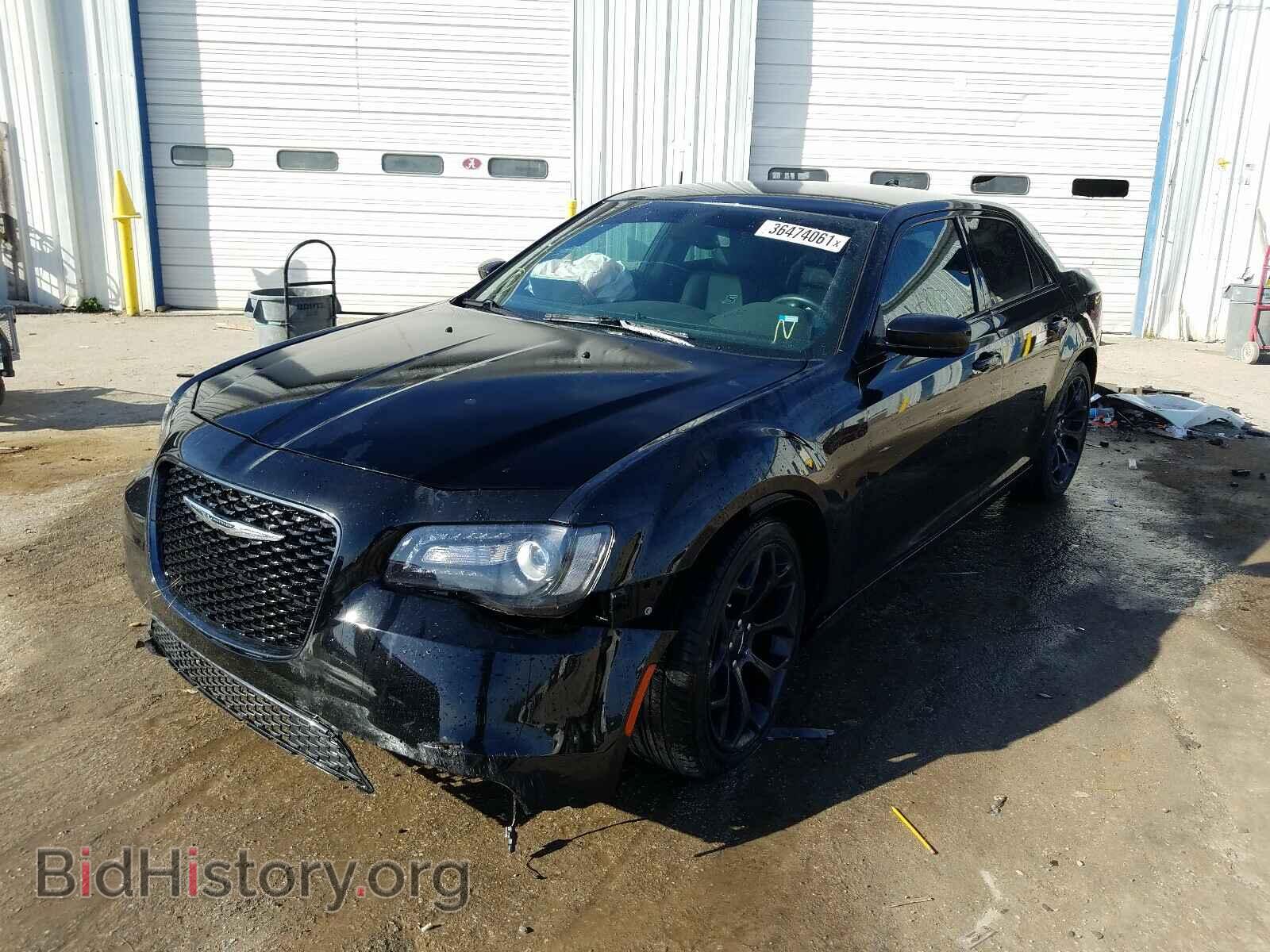 2019 CHRYSLER 300 - VIN: 2C3CCABG5KH590834 - Фото 2