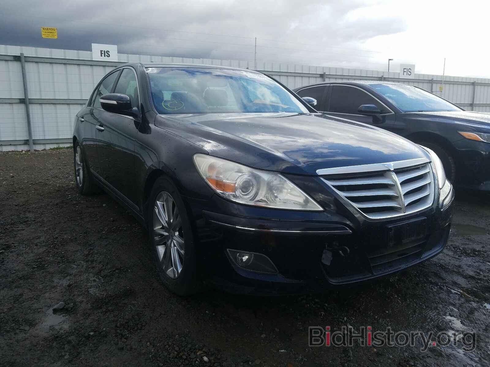 Photo KMHGC4DF6BU135079 - HYUNDAI GENESIS 2011