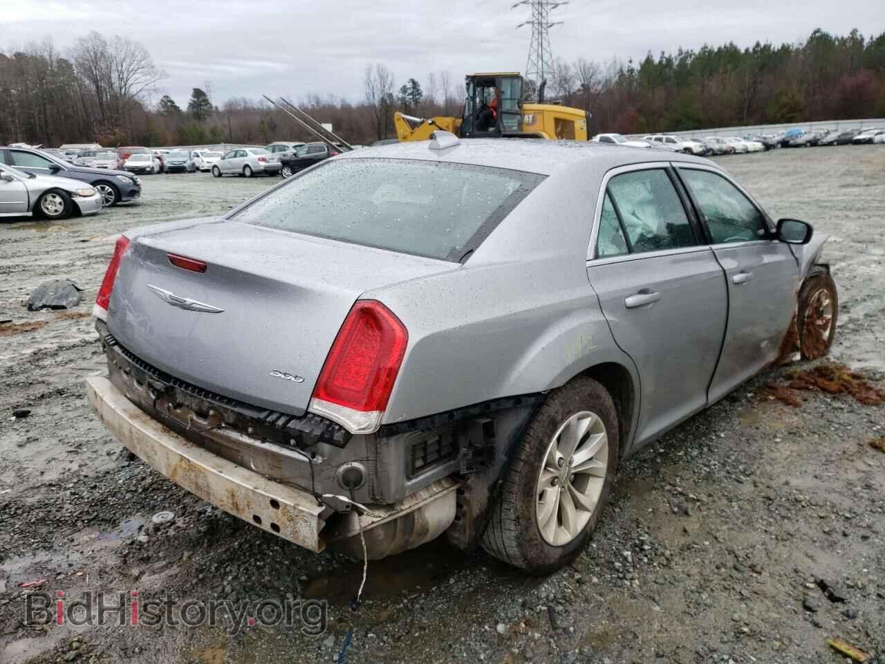2016 CHRYSLER 300 - VIN: 2C3CCAAG2GH161109 - Фото 4