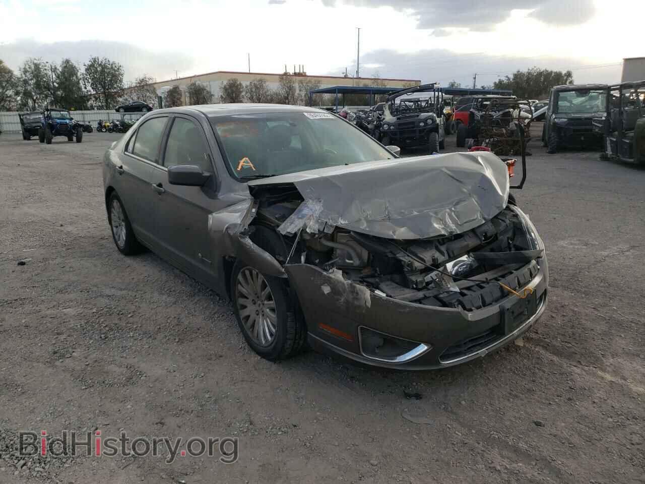 Photo 3FADP0L37AR309474 - FORD FUSION 2010