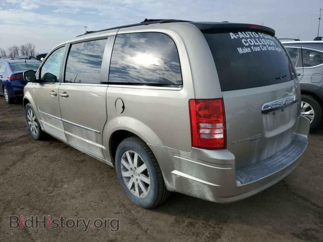 2009 CHRYSLER MINIVAN - VIN: 2A8HR54129R674798 - Фото 2