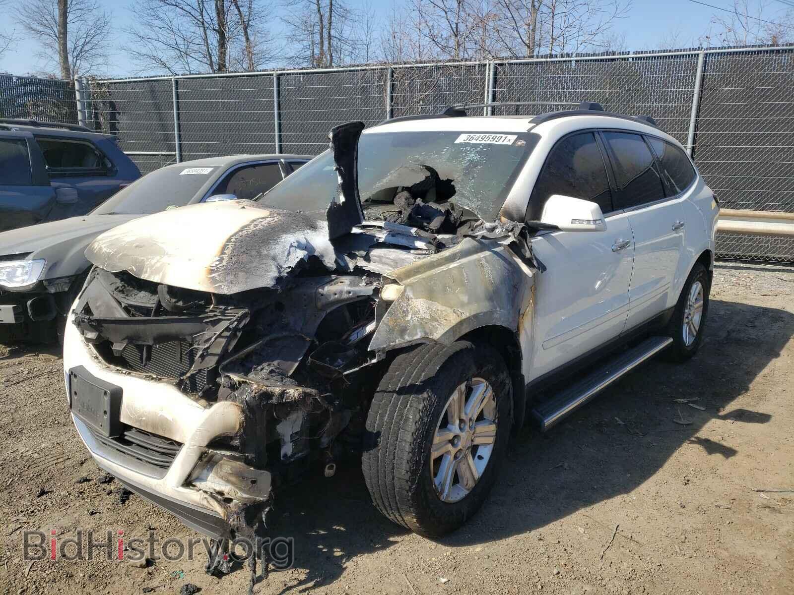 2014 CHEVROLET TRAVERSE - VIN: 1GNKVHKD3EJ153473 - Фото 2