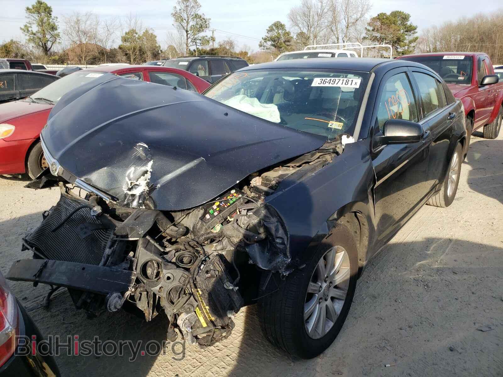 2010 CHRYSLER SEBRING - VIN: 1C3CC5FB7AN201414 - Photo 2