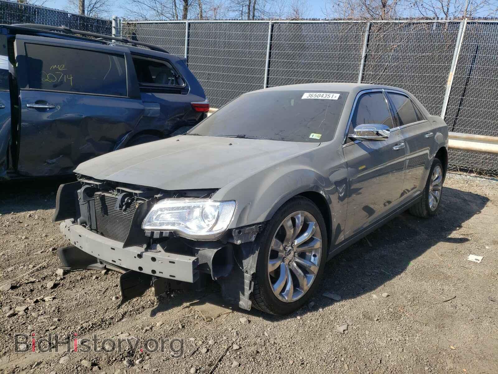 2019 CHRYSLER 300 - VIN: 2C3CCAEG9KH693573 - Фото 2