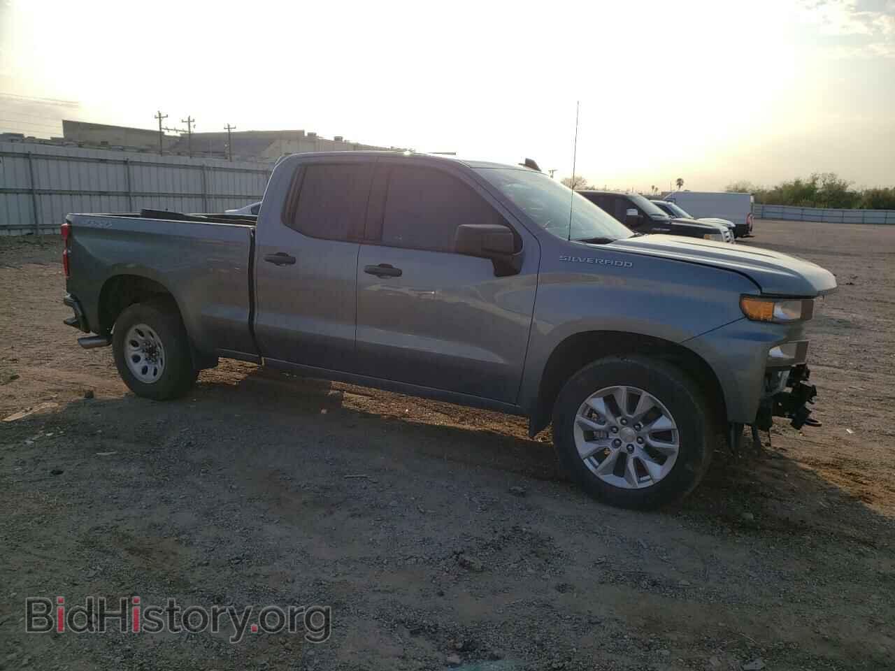 2020 CHEVROLET SILVERADO - VIN: 1GCRYBEH2LZ215843 - Фото 4