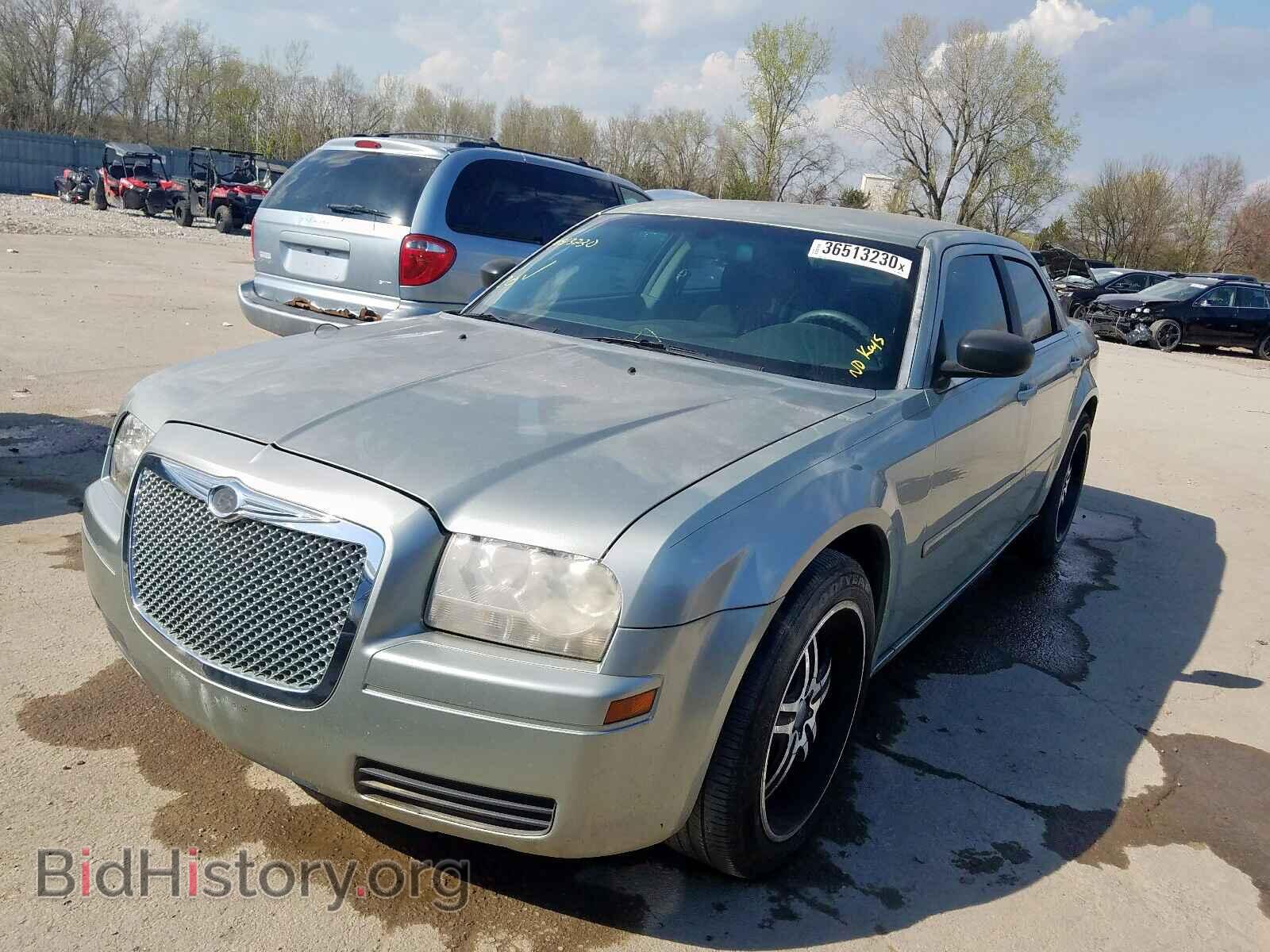 2006 CHRYSLER 300 - VIN: 2C3KA43R76H303096 - Фото 2