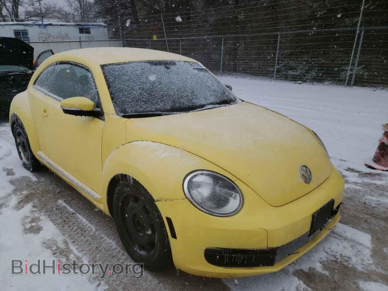 Photo 3VWJP7ATXCM602260 - VOLKSWAGEN BEETLE 2012