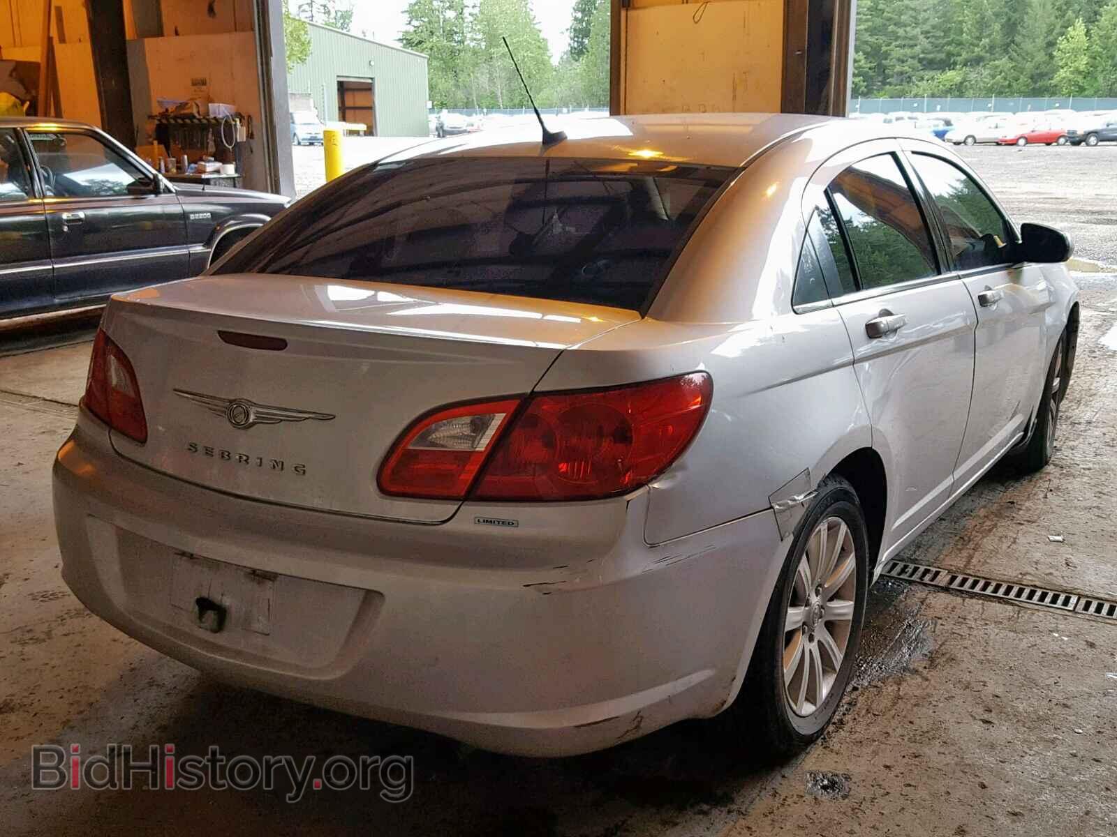 2010 CHRYSLER SEBRING - VIN: 1C3CC5FB1AN208729 - Фото 4