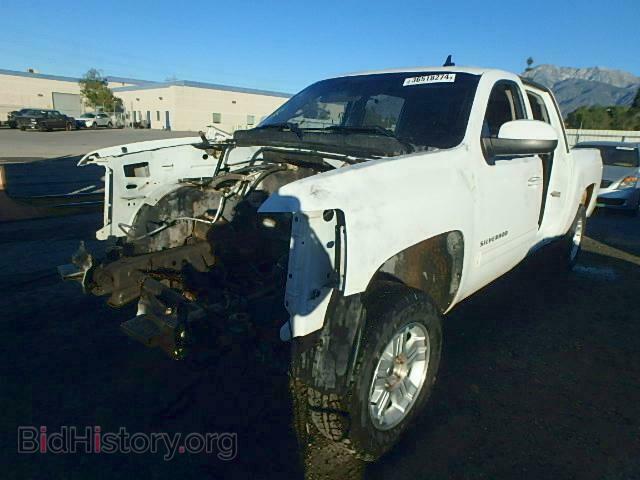2011 CHEVROLET SILVERADO - VIN: 3GCPKSE31BG143884 - Фото 2
