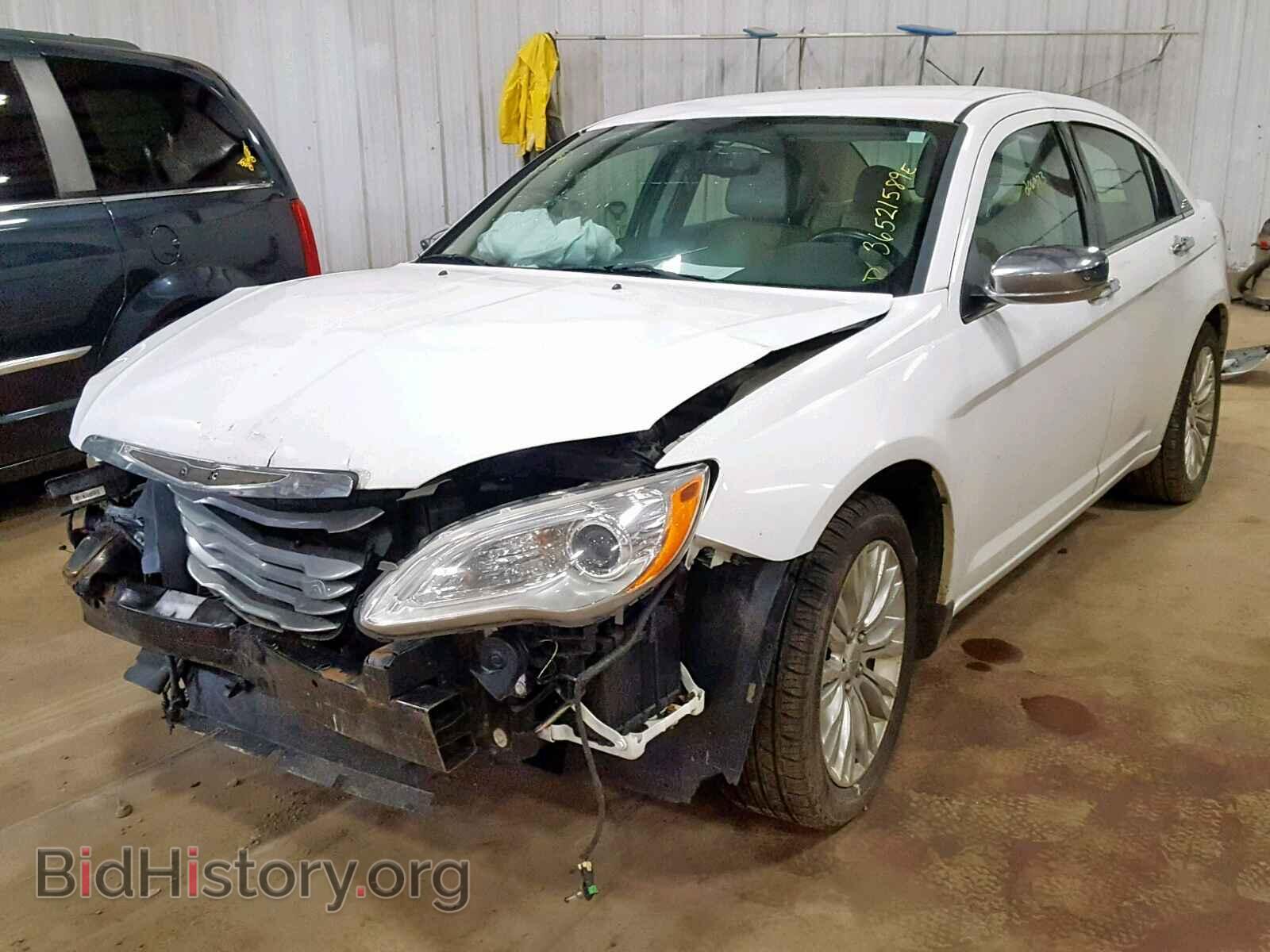 2011 CHRYSLER 200 - VIN: 1C3BC2FB0BN579909 - Photo 2