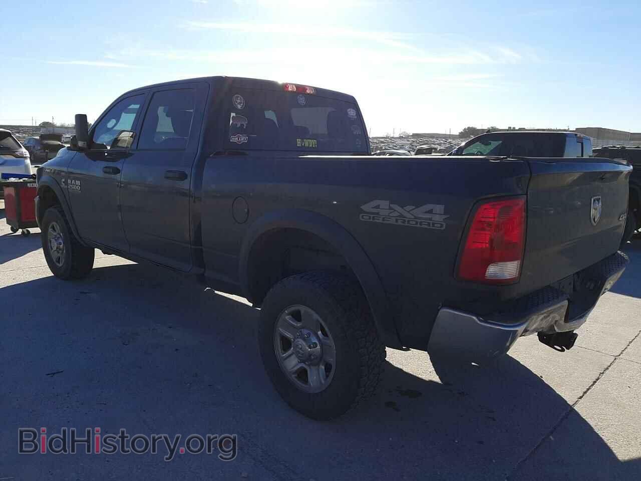 2018 RAM 2500 - VIN: 3C6UR5CL7JG425746 - Photo 2