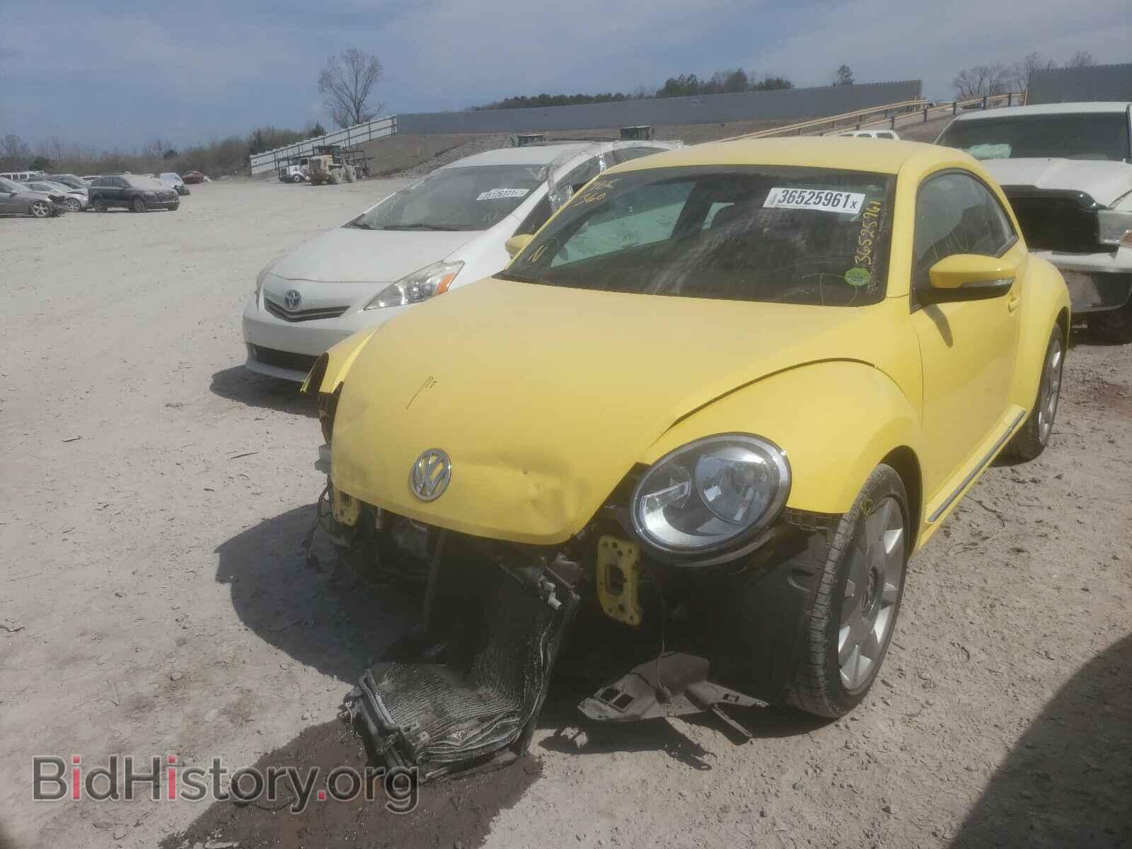 2012 VOLKSWAGEN BEETLE - VIN: 3VWJP7AT4CM604764 - Фото 2