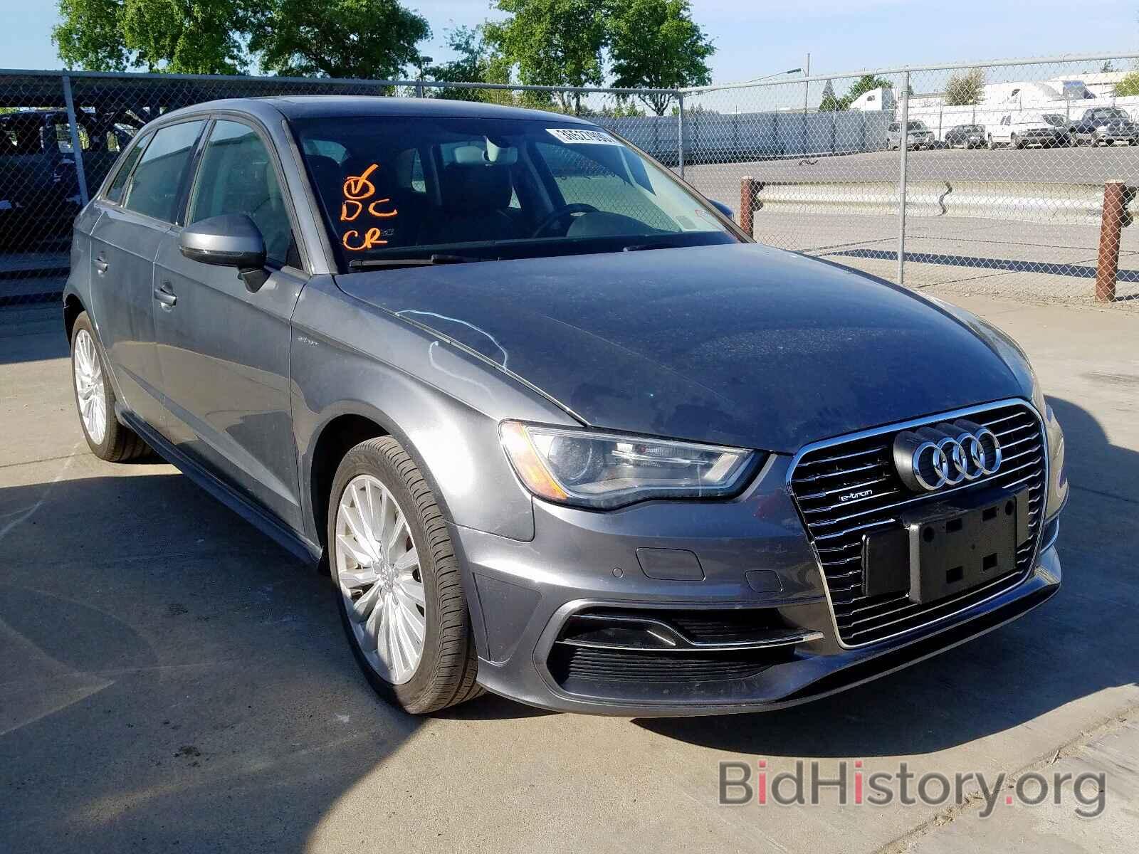 Фотография WAUUPBFF4GA061311 - AUDI A3 2016