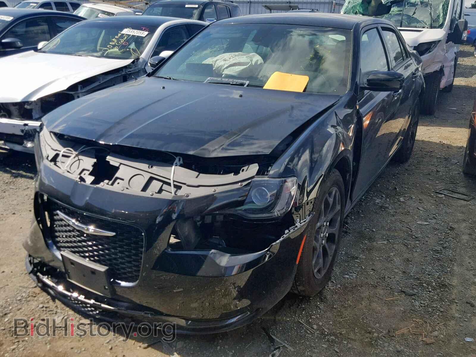 2019 CHRYSLER 300 - VIN: 2C3CCAGG0KH610612 - Фото 2