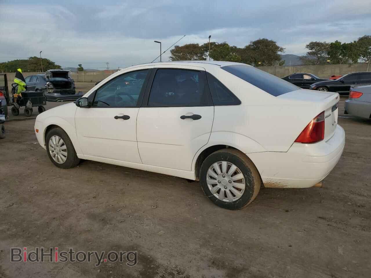 2007 FORD FOCUS - VIN: 1FAFP34N17W160592 - Фото 2