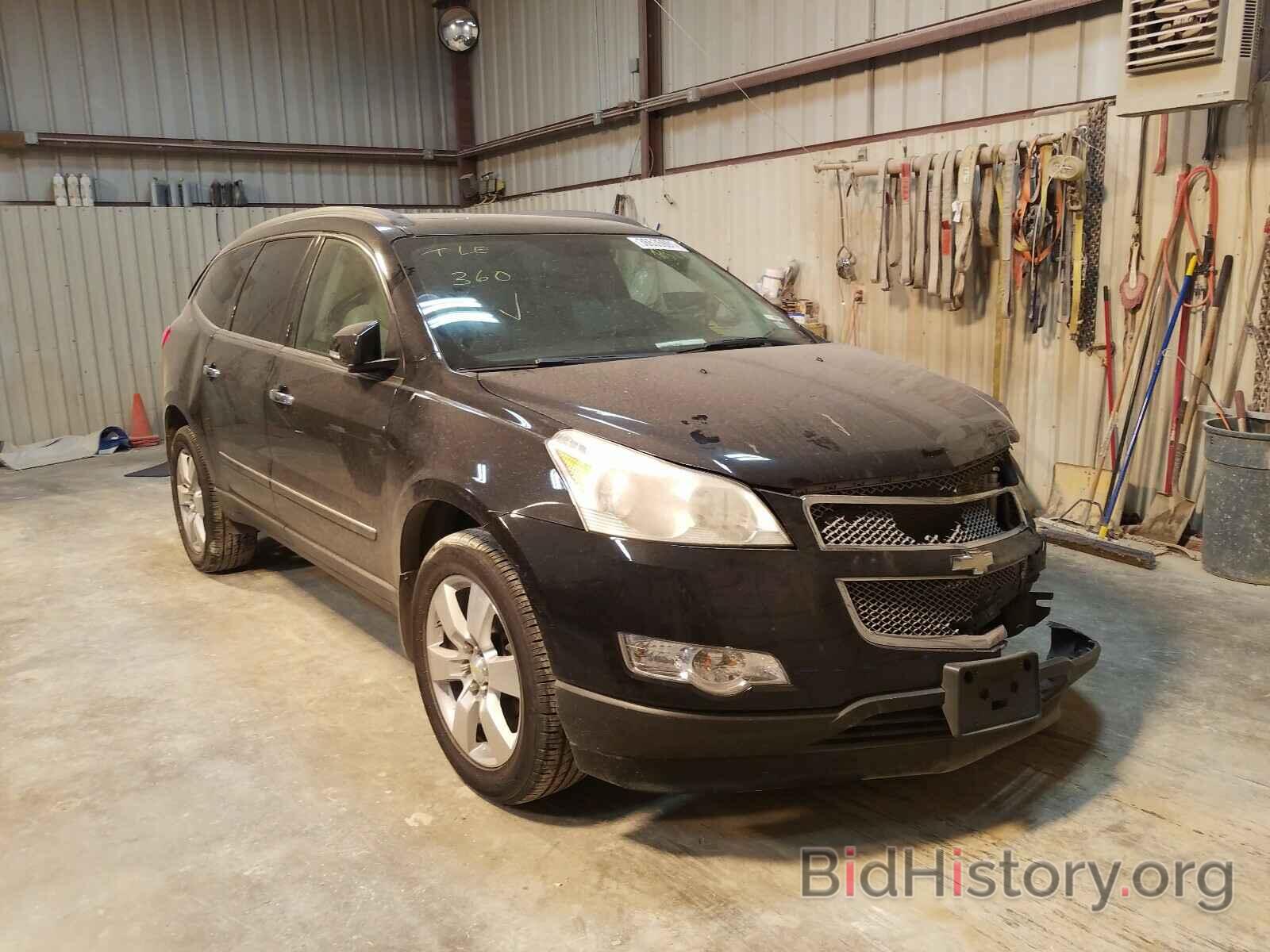 Photo 1GNKRLED4BJ174136 - CHEVROLET TRAVERSE 2011