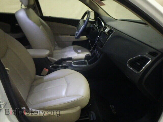 2011 CHRYSLER 200 - VIN: 1C3BC2FB8BN568530 - Фото 5