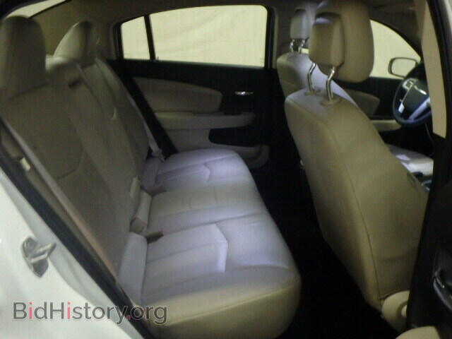 2011 CHRYSLER 200 - VIN: 1C3BC2FB8BN568530 - Фото 6