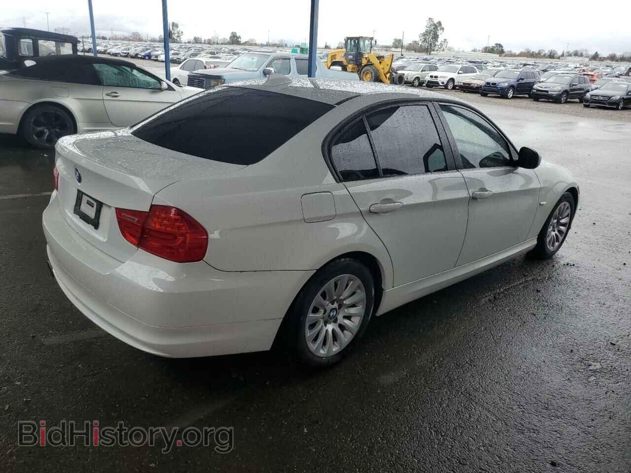 2009 BMW 3 SERIES - VIN: WBAPH53529A434355 - Фото 3