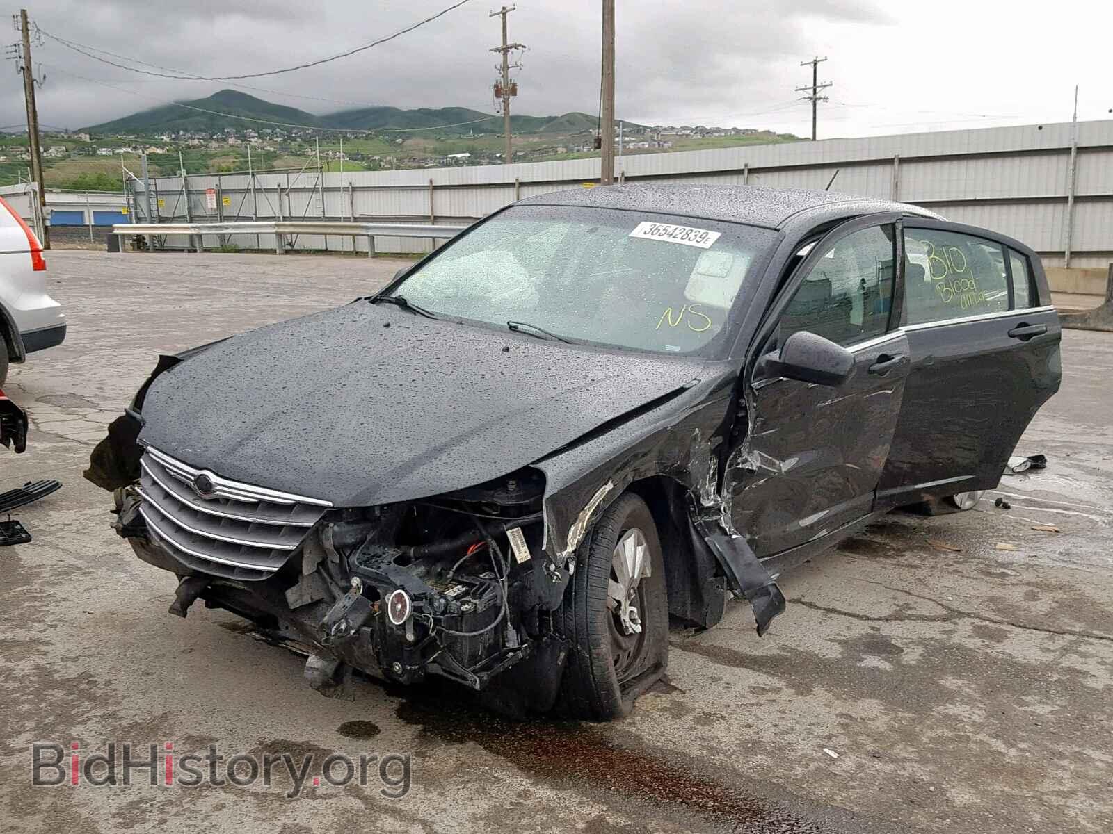 2010 CHRYSLER SEBRING - VIN: 1C3CC4FB6AN203200 - Фото 2