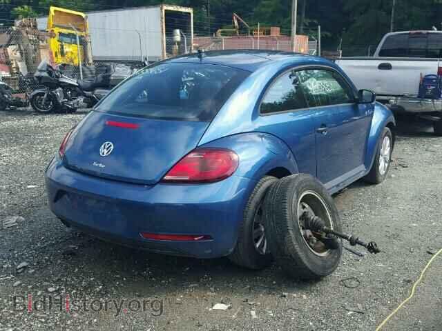 2017 VOLKSWAGEN BEETLE - VIN: 3VWF17AT2HM621853 - Фото 4