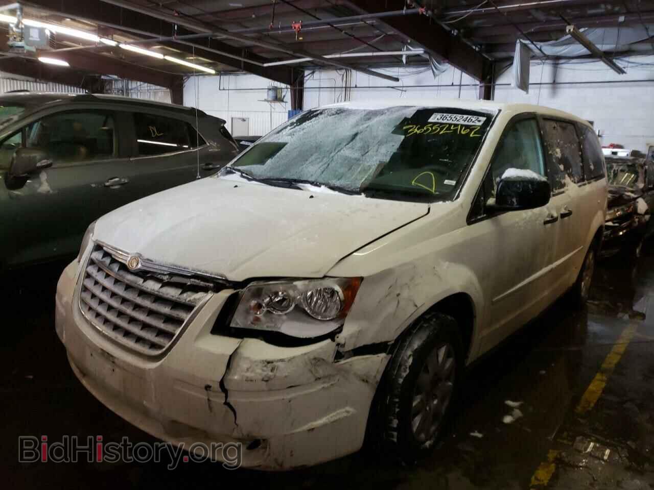 2008 CHRYSLER MINIVAN - VIN: 2A8HR44H88R652990 - Фото 2