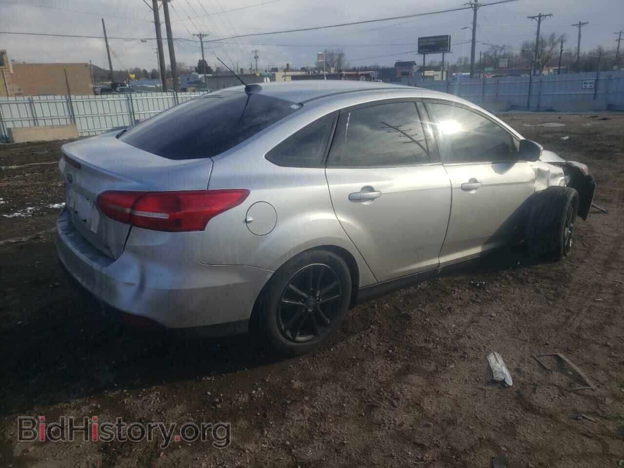 2017 FORD FOCUS - VIN: 1FADP3F2XHL303763 - Фото 3