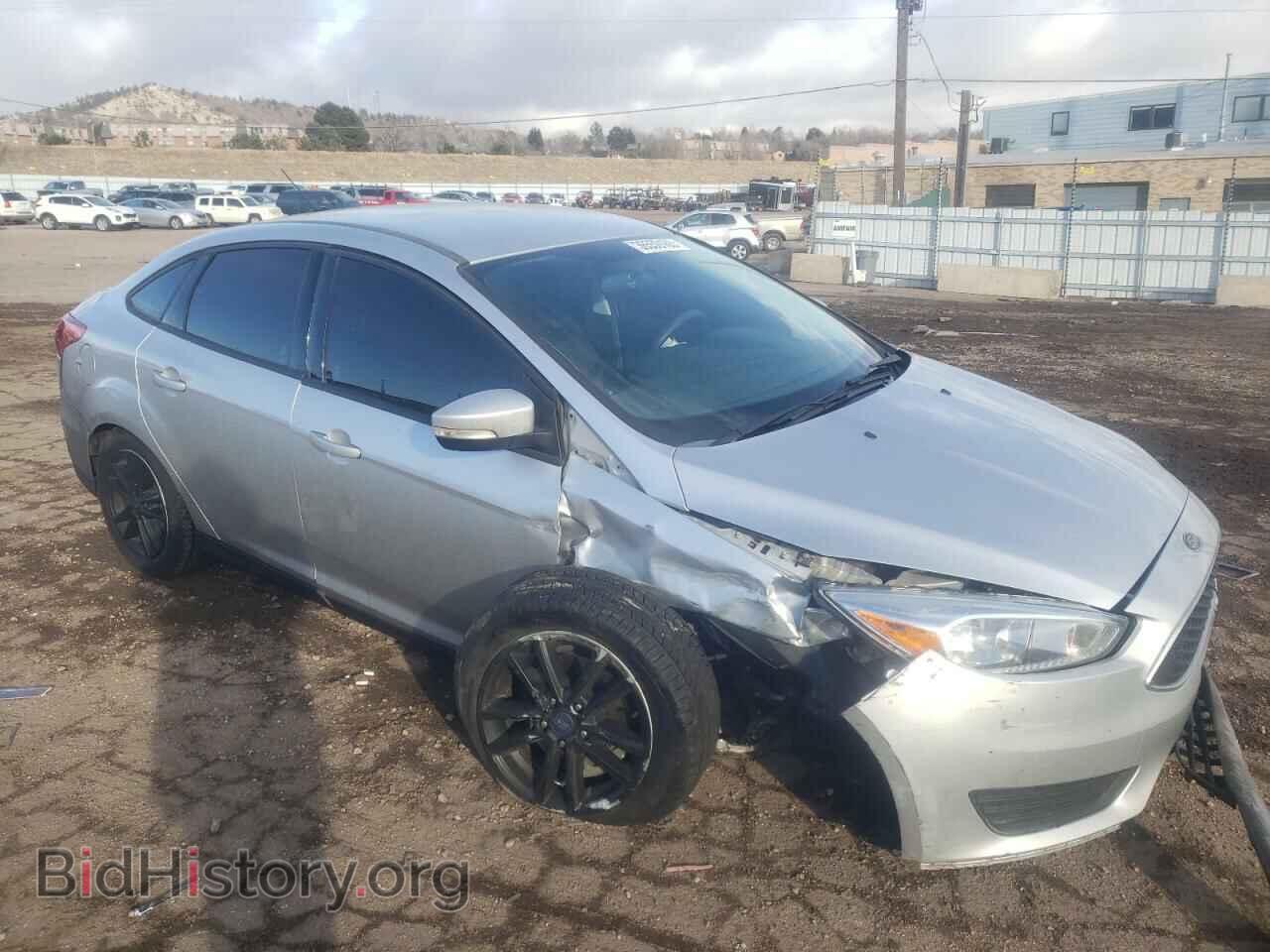 2017 FORD FOCUS - VIN: 1FADP3F2XHL303763 - Фото 4