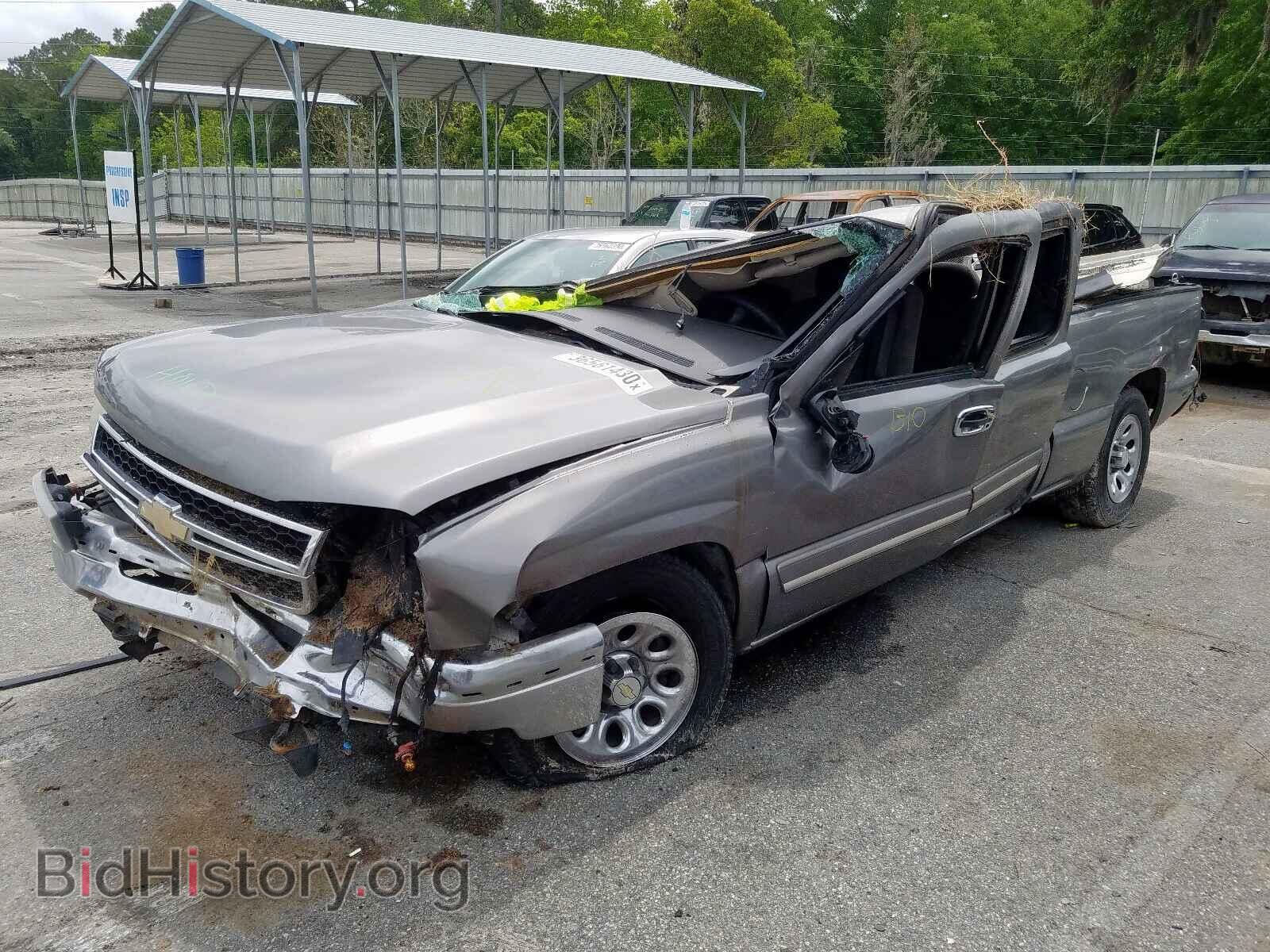 2006 CHEVROLET SILVERADO - VIN: 2GCEC19V761107755 - Фото 2