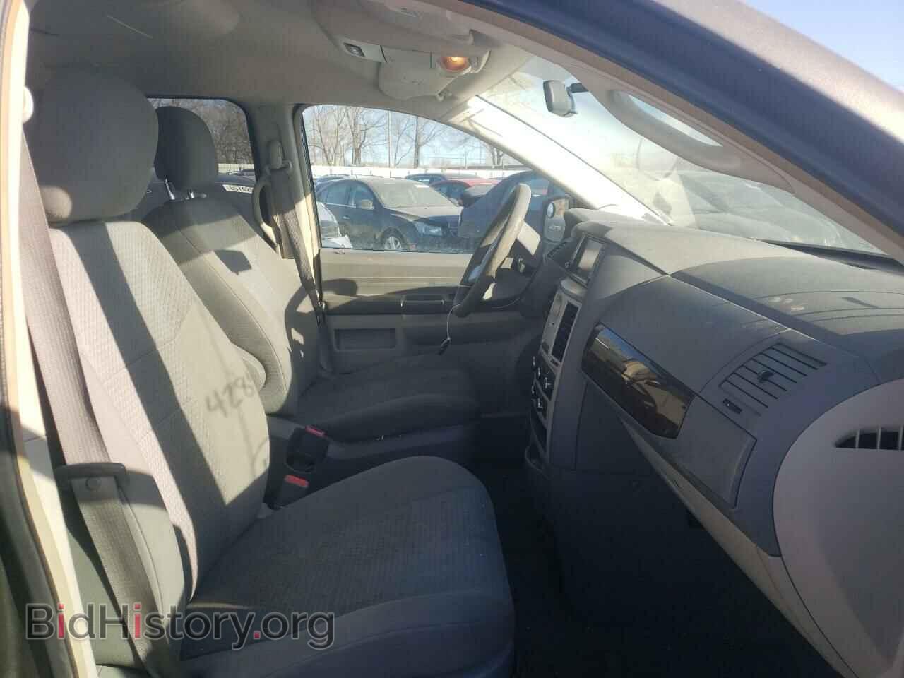 2010 CHRYSLER MINIVAN - VIN: 2A4RR2D15AR428479 - Фото 5