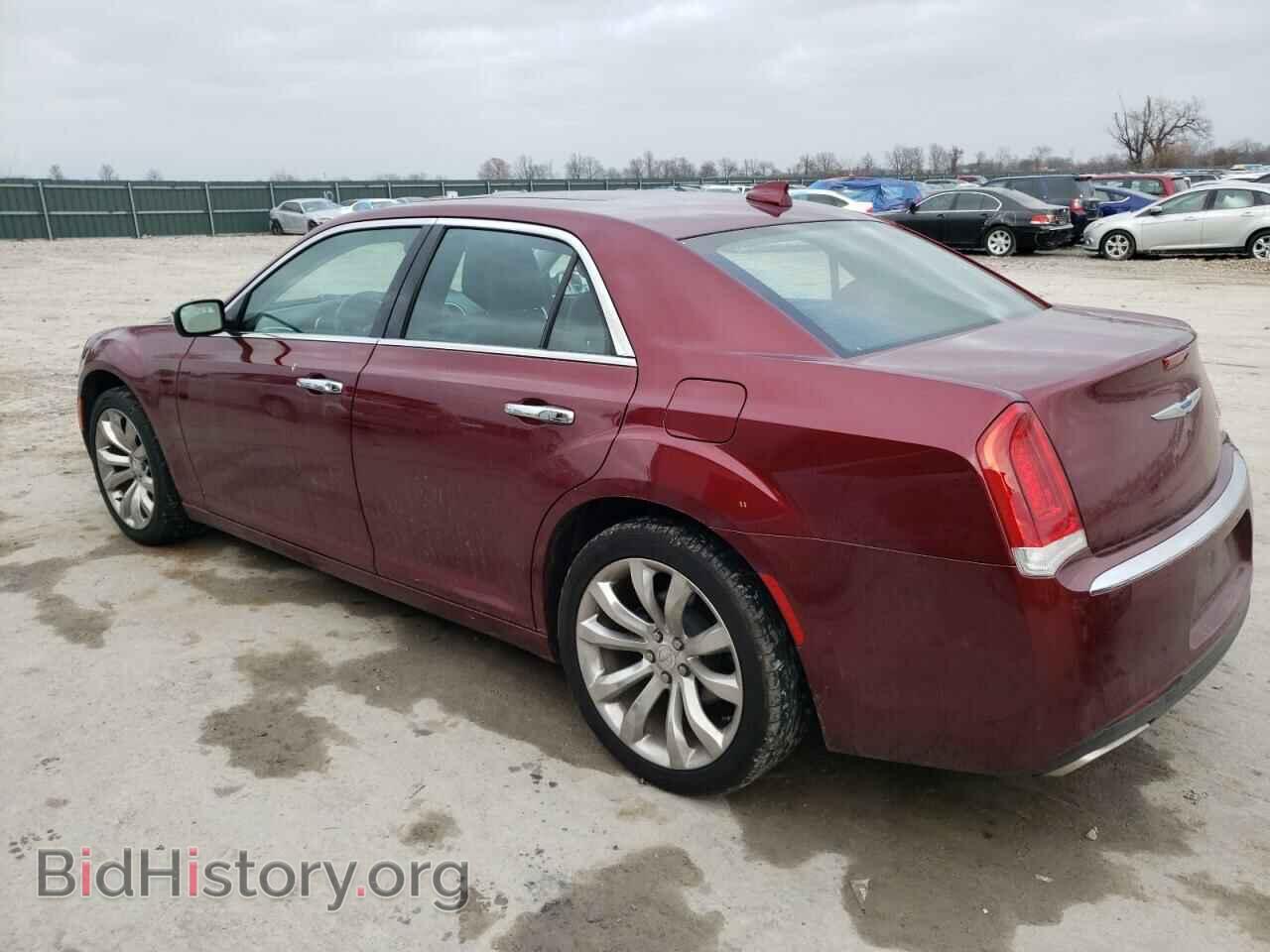 2019 CHRYSLER 300 - VIN: 2C3CCAEG1KH555610 - Фото 2