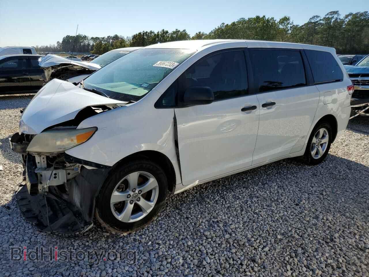 Фотография 5TDKA3DC7CS012451 - TOYOTA SIENNA 2012