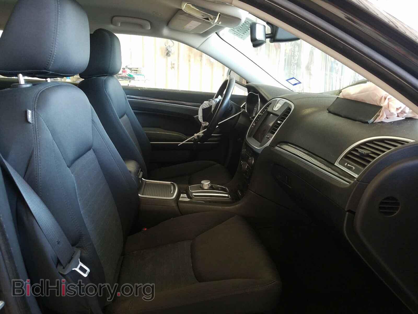 2019 CHRYSLER 300 - VIN: 2C3CCAAGXKH568913 - Фото 5