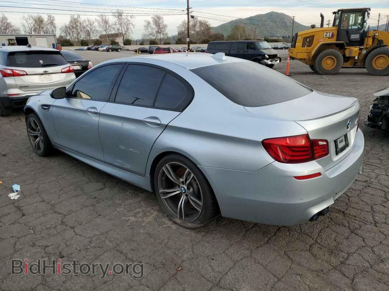 2013 BMW M5 - VIN: WBSFV9C57DC773021 - Фото 2