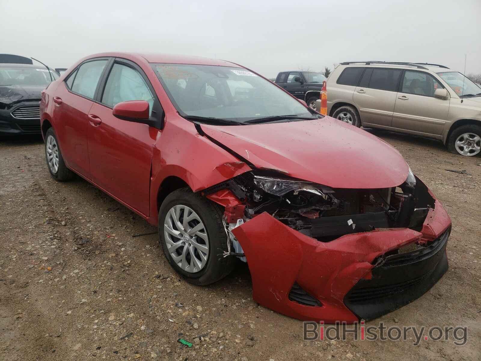 Photo 5YFBURHE7JP800027 - TOYOTA COROLLA 2018