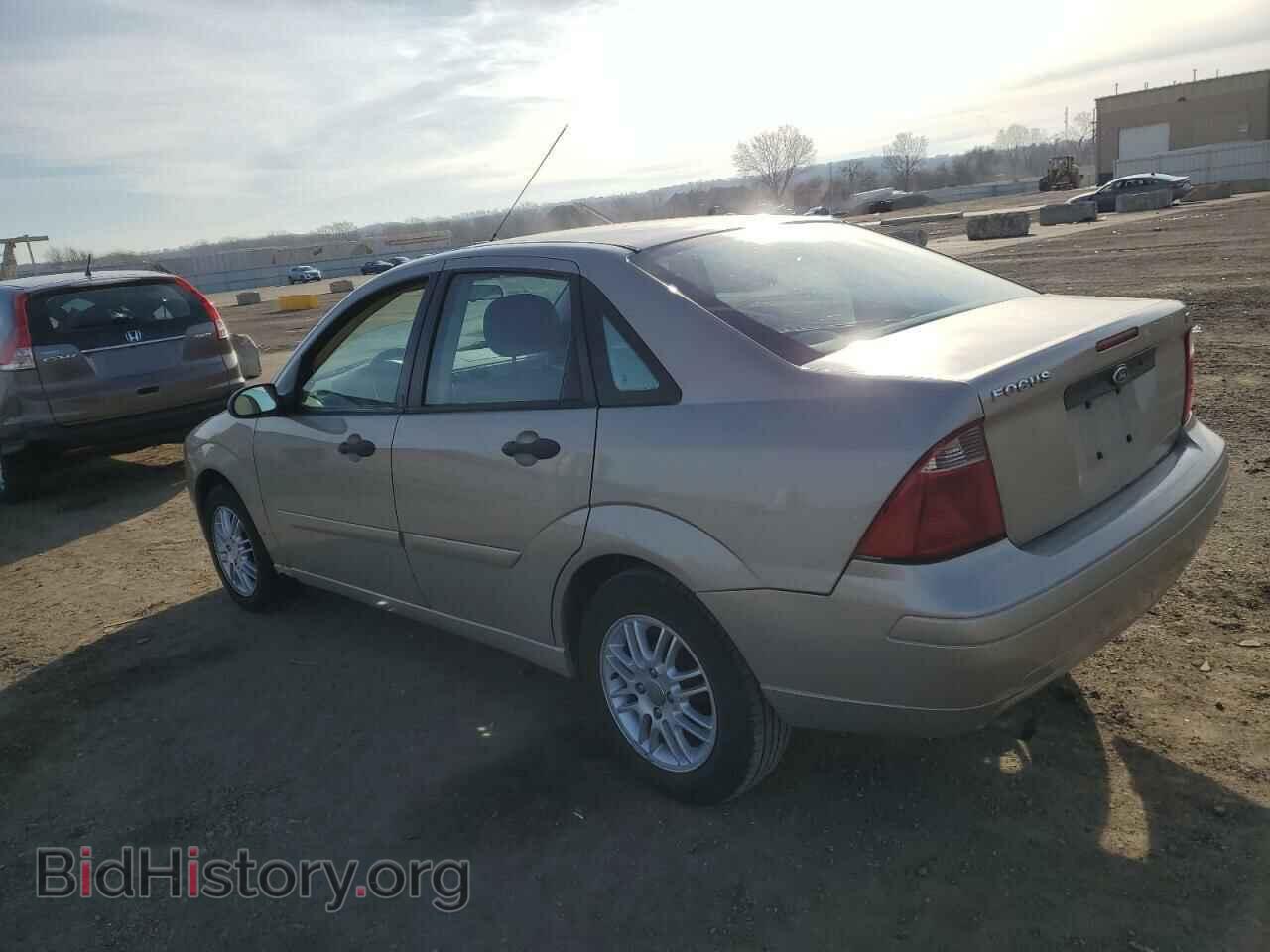 2007 FORD FOCUS - VIN: 1FAFP34N97W123192 - Фото 2