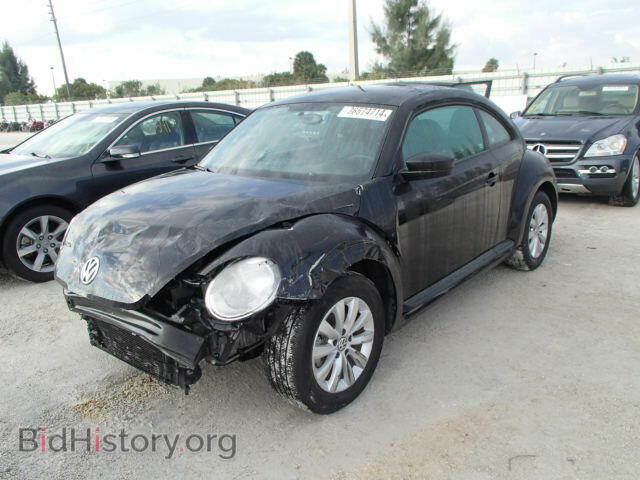 2014 VOLKSWAGEN BEETLE - VIN: 3VWFP7AT3EM620589 - Фото 2