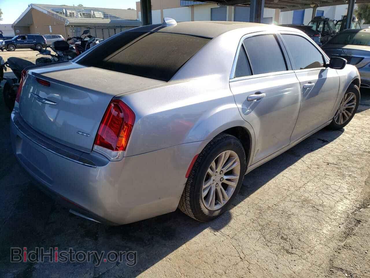 2017 CHRYSLER 300 - VIN: 2C3CCAAG7HH544268 - Фото 3