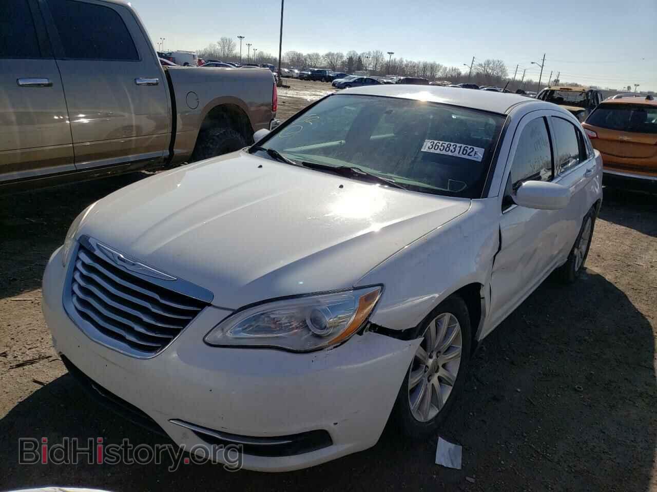 2013 CHRYSLER 200 - VIN: 1C3CCBBB1DN629195 - Фото 2