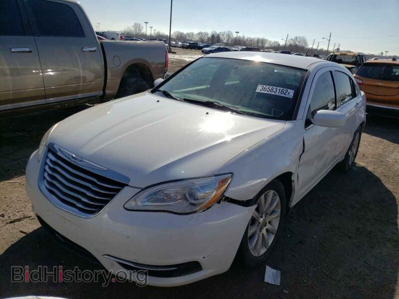 2013 Chrysler 200 (VIN 1C3CCBBB1DN629195) — фото 2 из 10