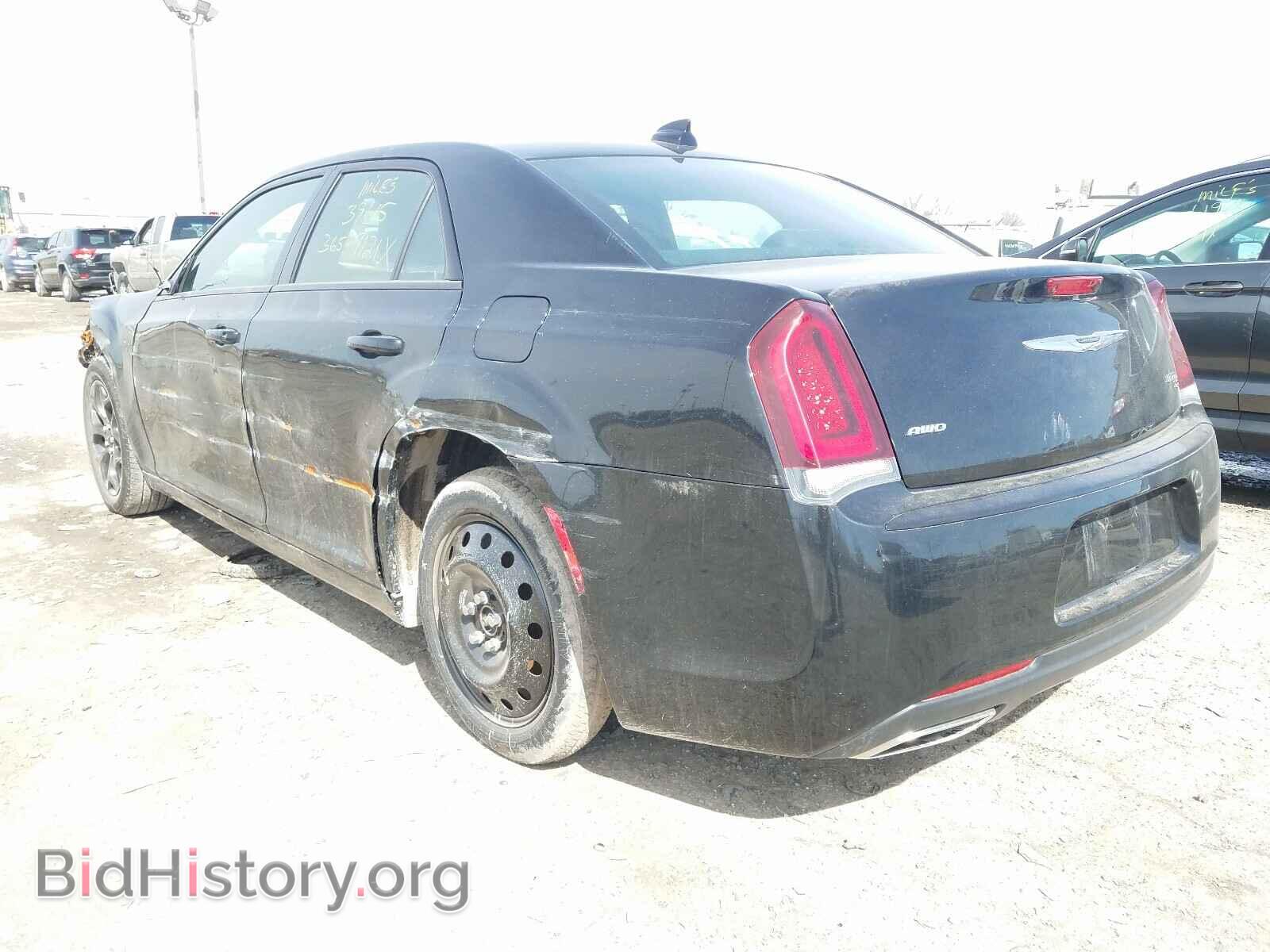 2019 CHRYSLER 300 - VIN: 2C3CCAGG2KH586099 - Фото 3