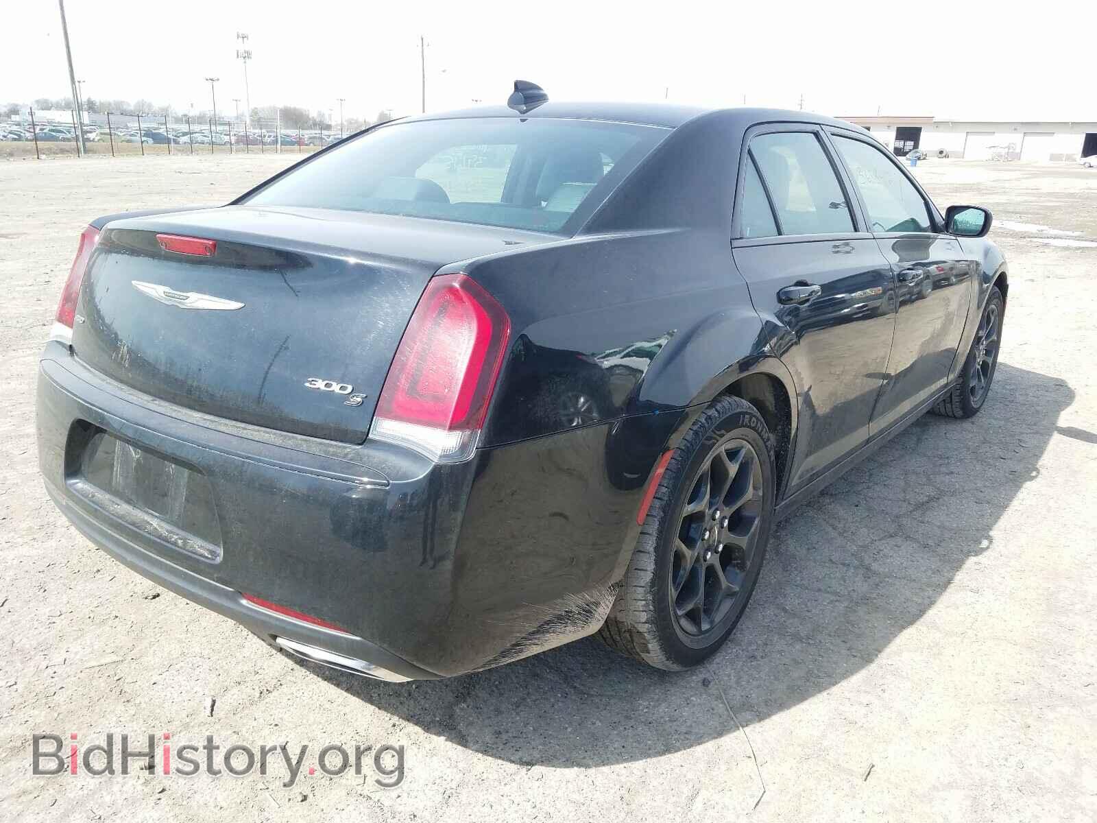 2019 CHRYSLER 300 - VIN: 2C3CCAGG2KH586099 - Фото 4