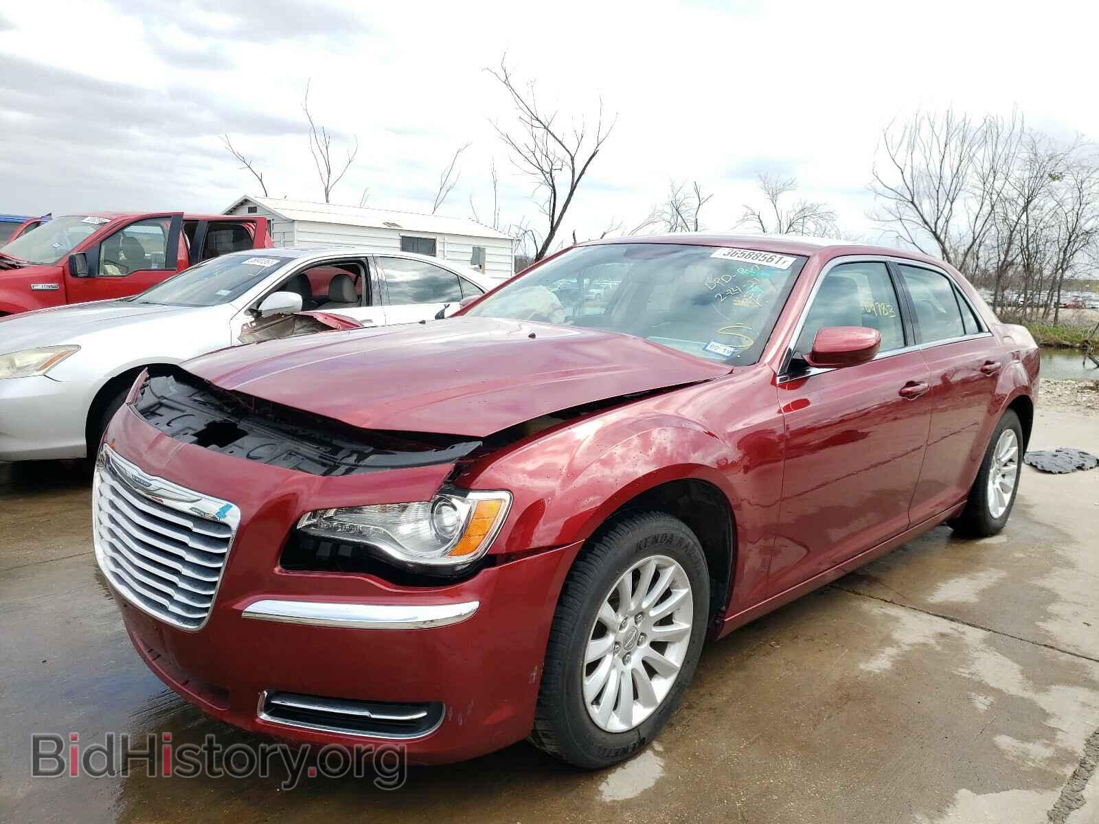 2013 CHRYSLER 300 - VIN: 2C3CCAAG2DH739317 - Фото 2