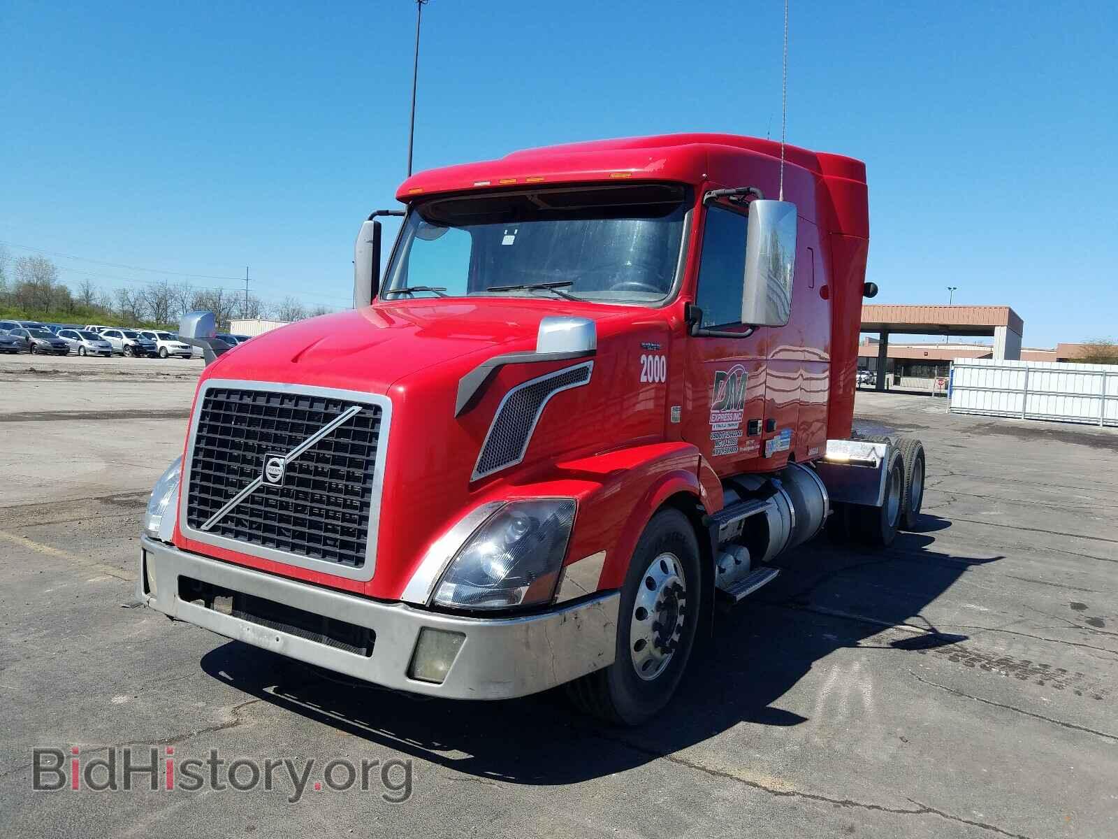 2013 VOLVO VN - VIN: 4V4NC9EJ2DN562000 - Фото 2