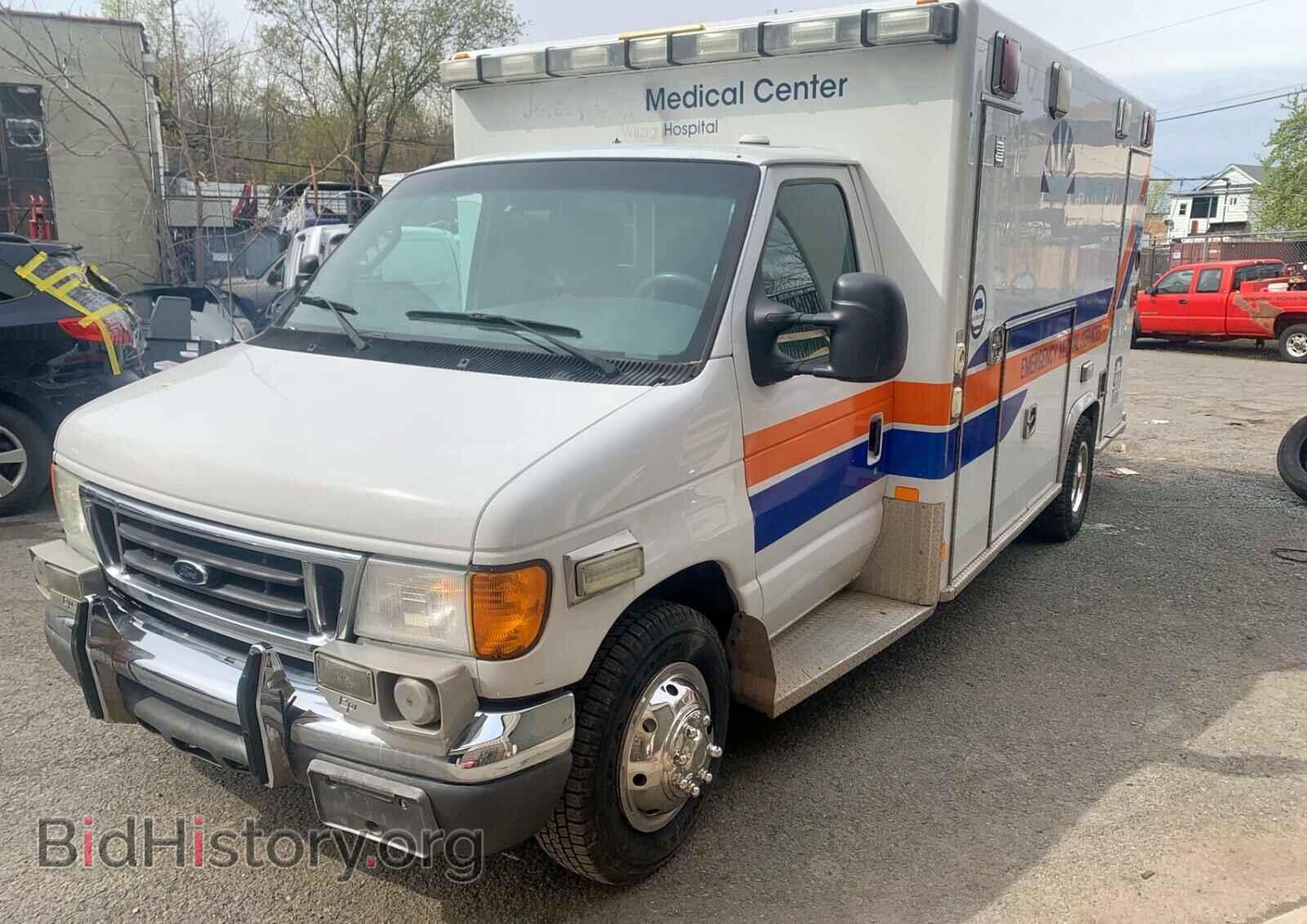 2006 FORD ECONOLINE - VIN: 1FDXE45P56DA88182 - Photo 2