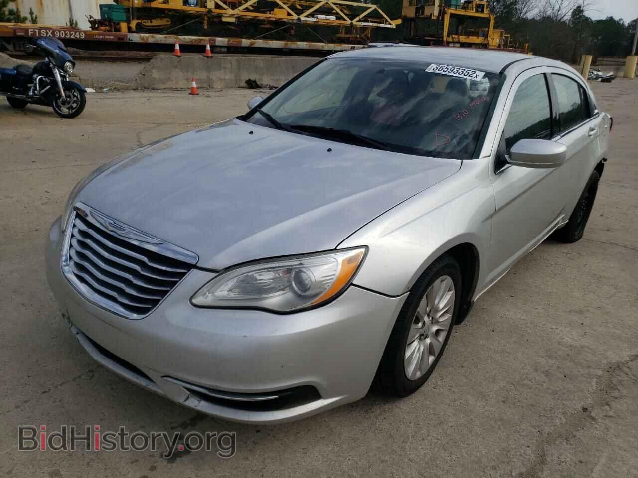 2012 CHRYSLER 200 - VIN: 1C3CCBAB1CN101270 - Фото 2